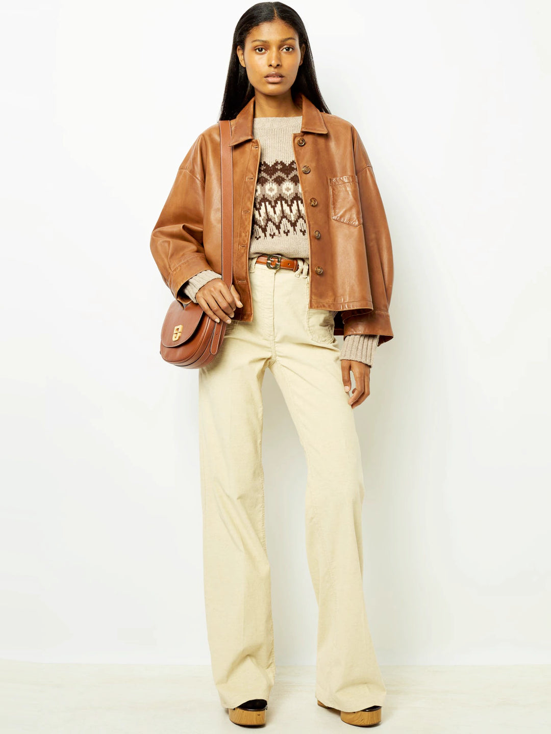 LEDERJACKE MIT KNÖPFEN