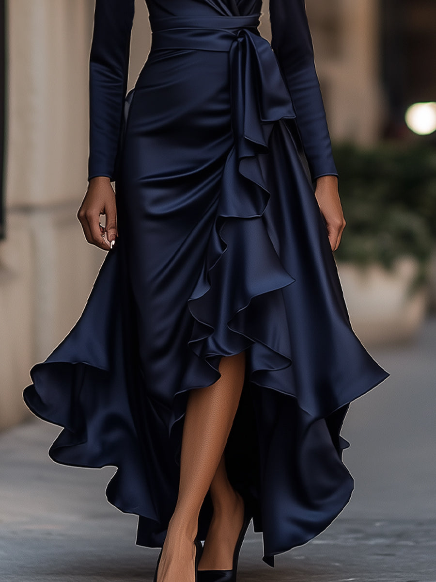 Midnight Blue Drapiertes Satin-Maxikleid mit Rüschendetails