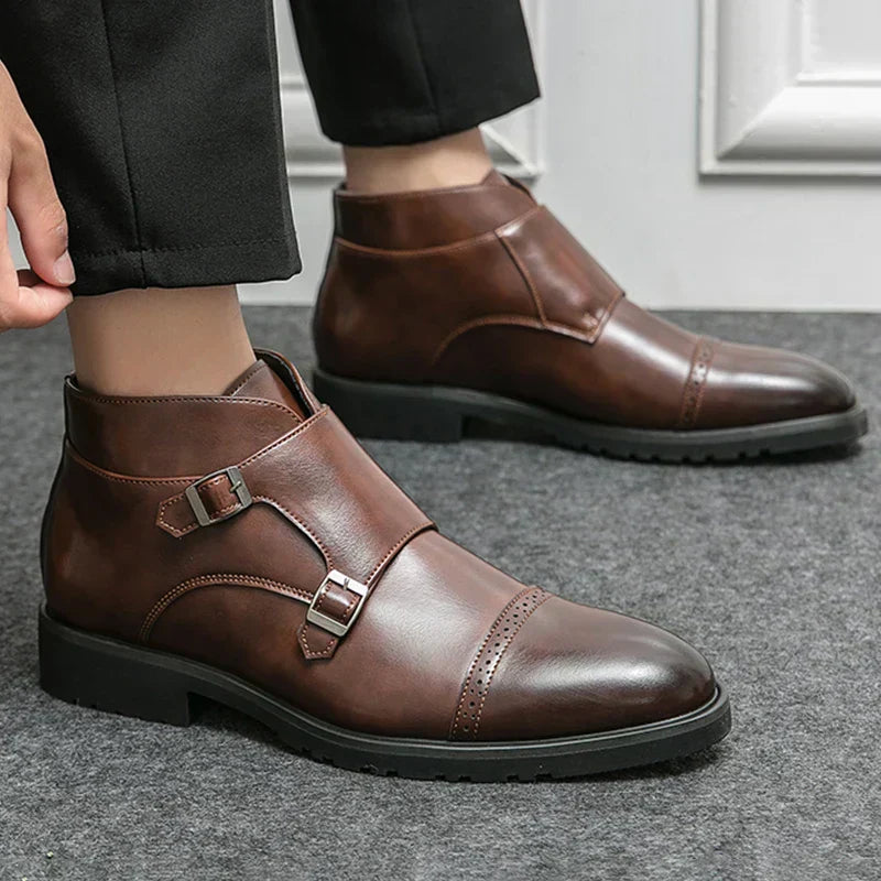 Parker | Stiefel mit Doppel-Schnalle aus Synthetikleder