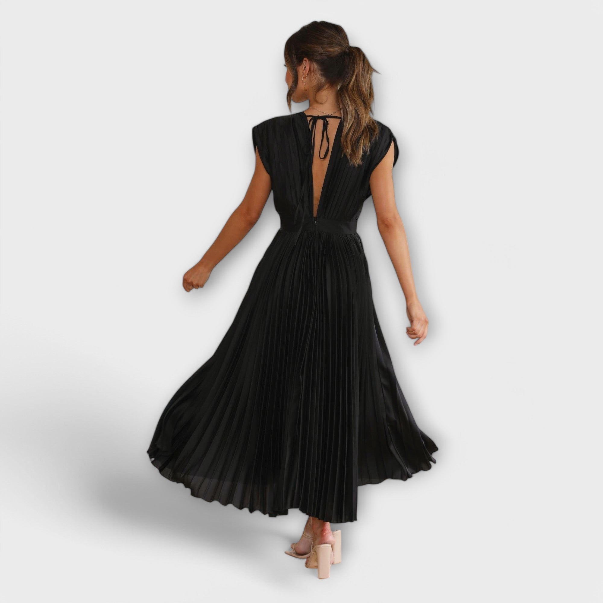 Aurora - Stilvolles Faltenkleid