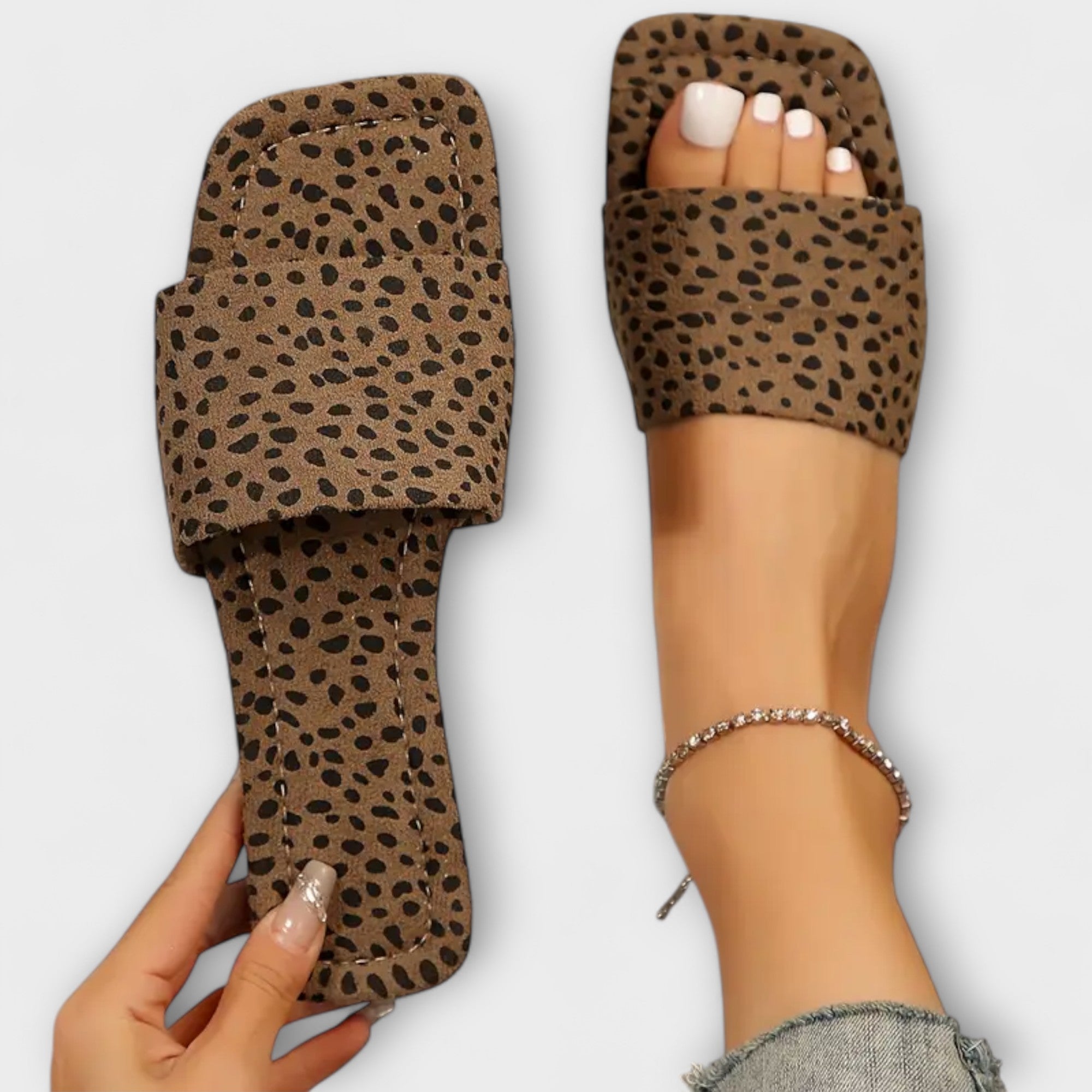 Aurora Flache Slipper mit Leopardenmuster