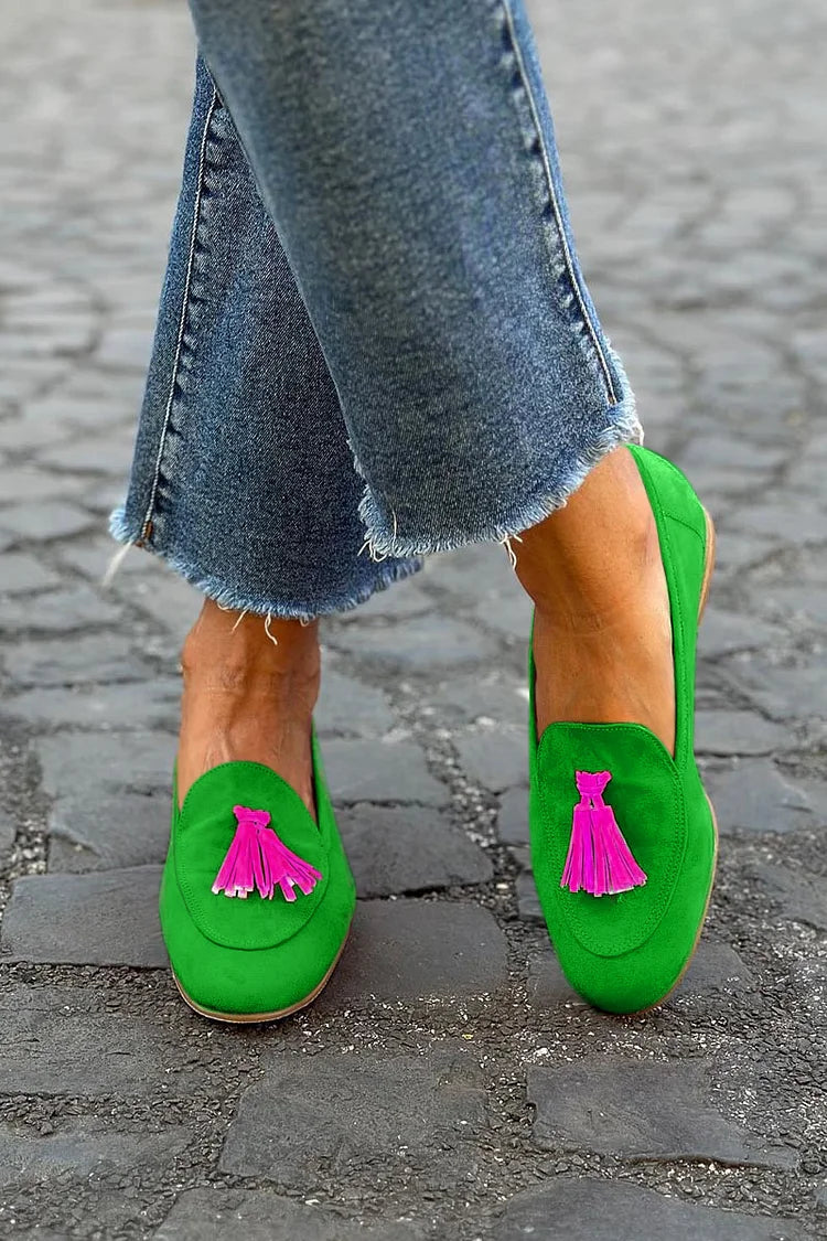IRIS | Elegante Loafers mit kontrastierenden Quasten für einen einzigartigen Stil