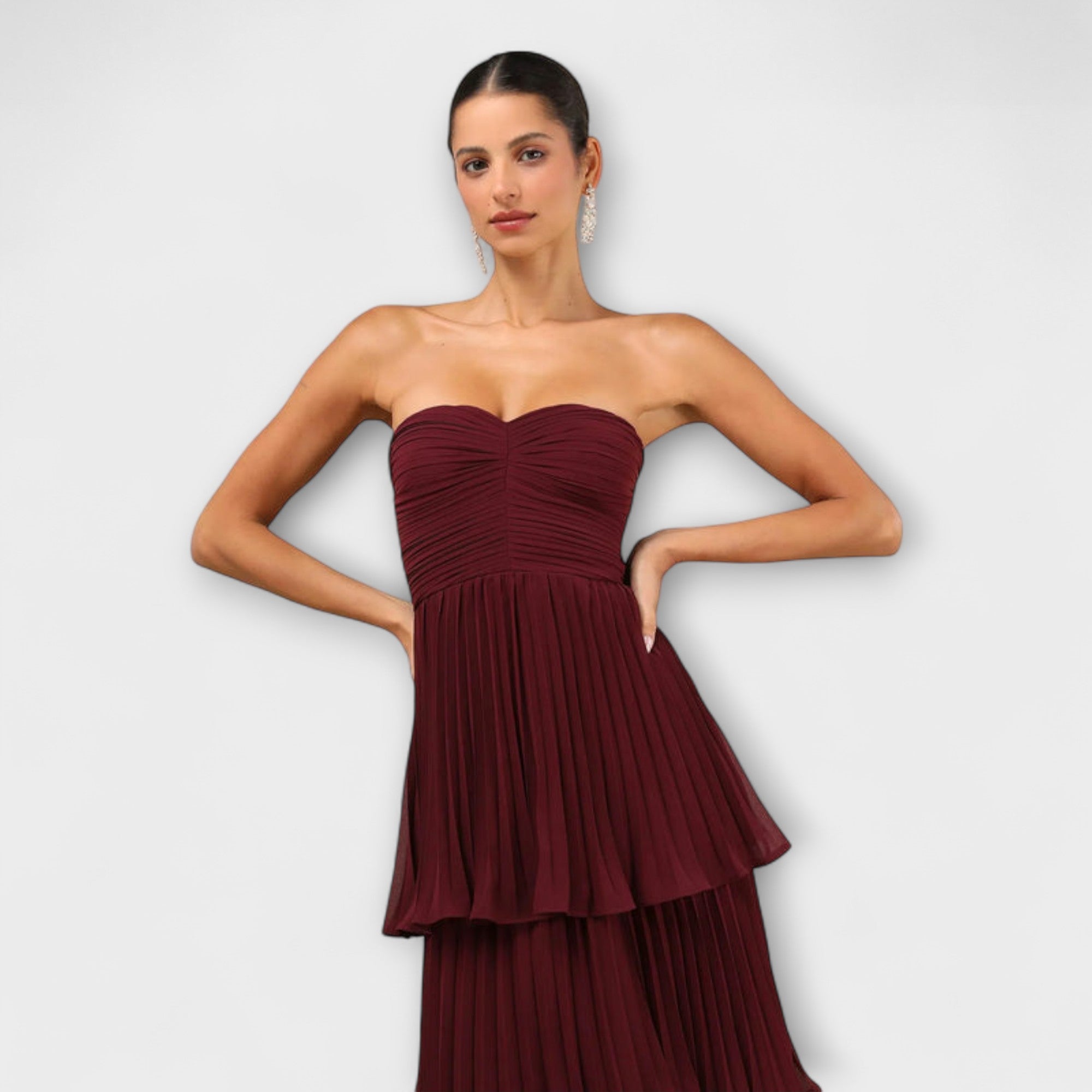 Aurena - Trägerloses, gestuftes Maxikleid