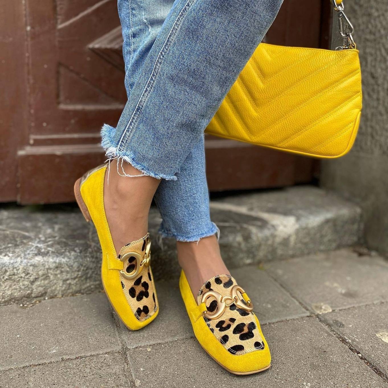 Sneaker Sonia mit Tierdruck und dekorativer Schnalle