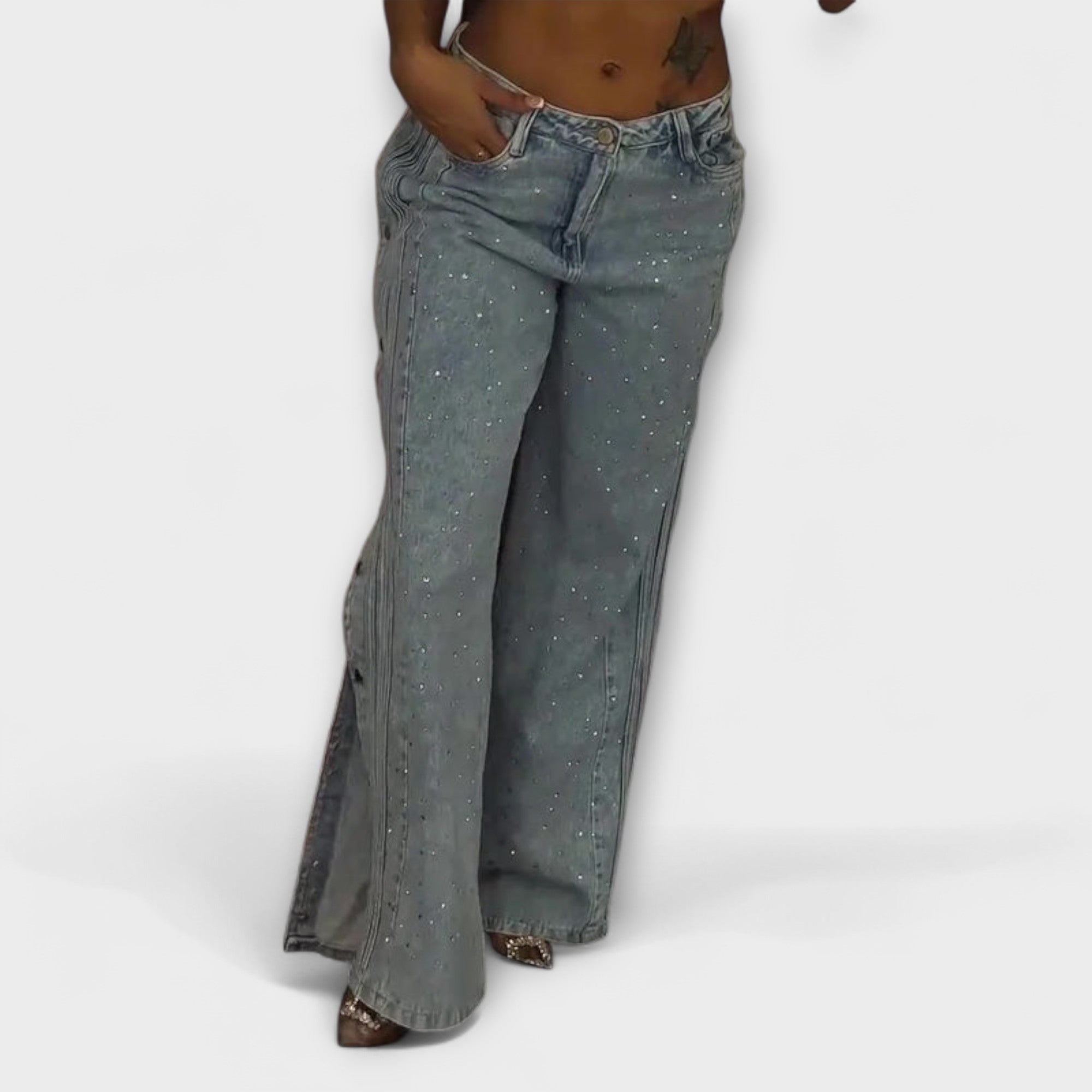 Aurora - Mit Strass verzierten High-Waisted Jeans mit seitlichen Knöpfen