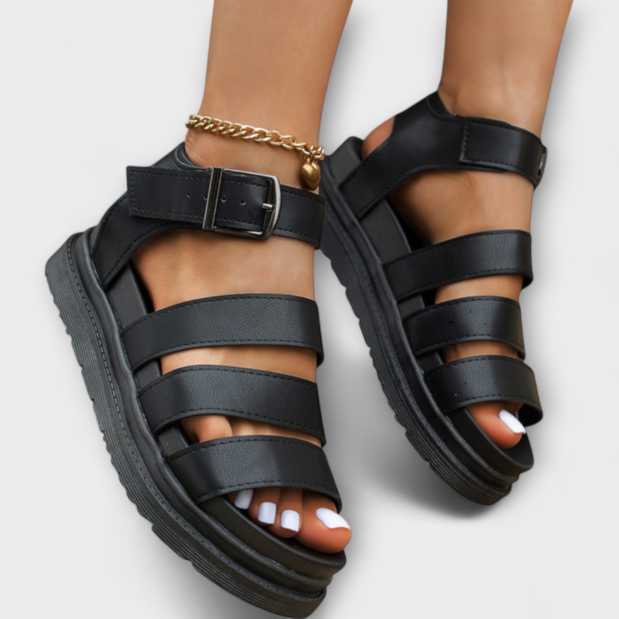 Aurora – Sandalen mit mehreren Riemen und Schnalle