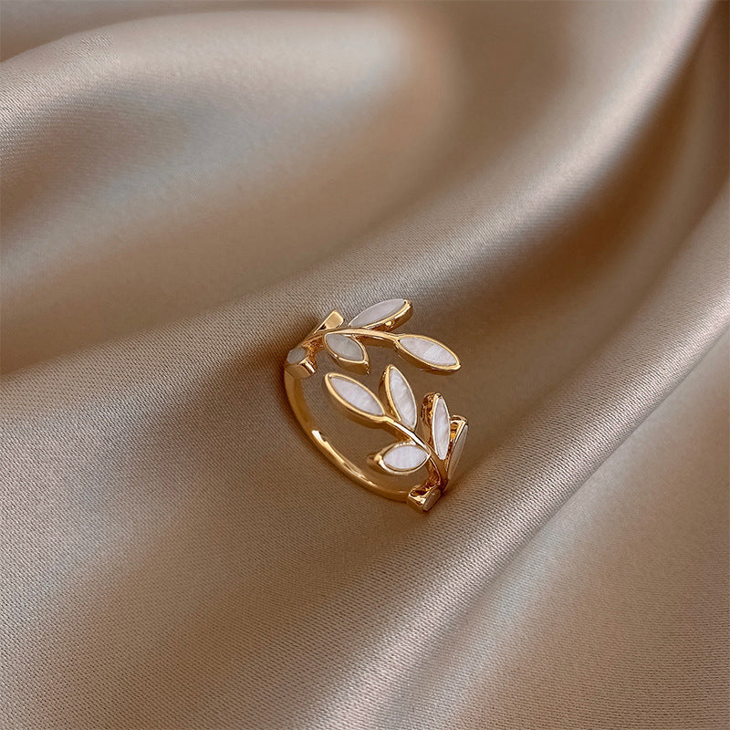 MELISSA LUNARE | LICHTREFLEXE RING