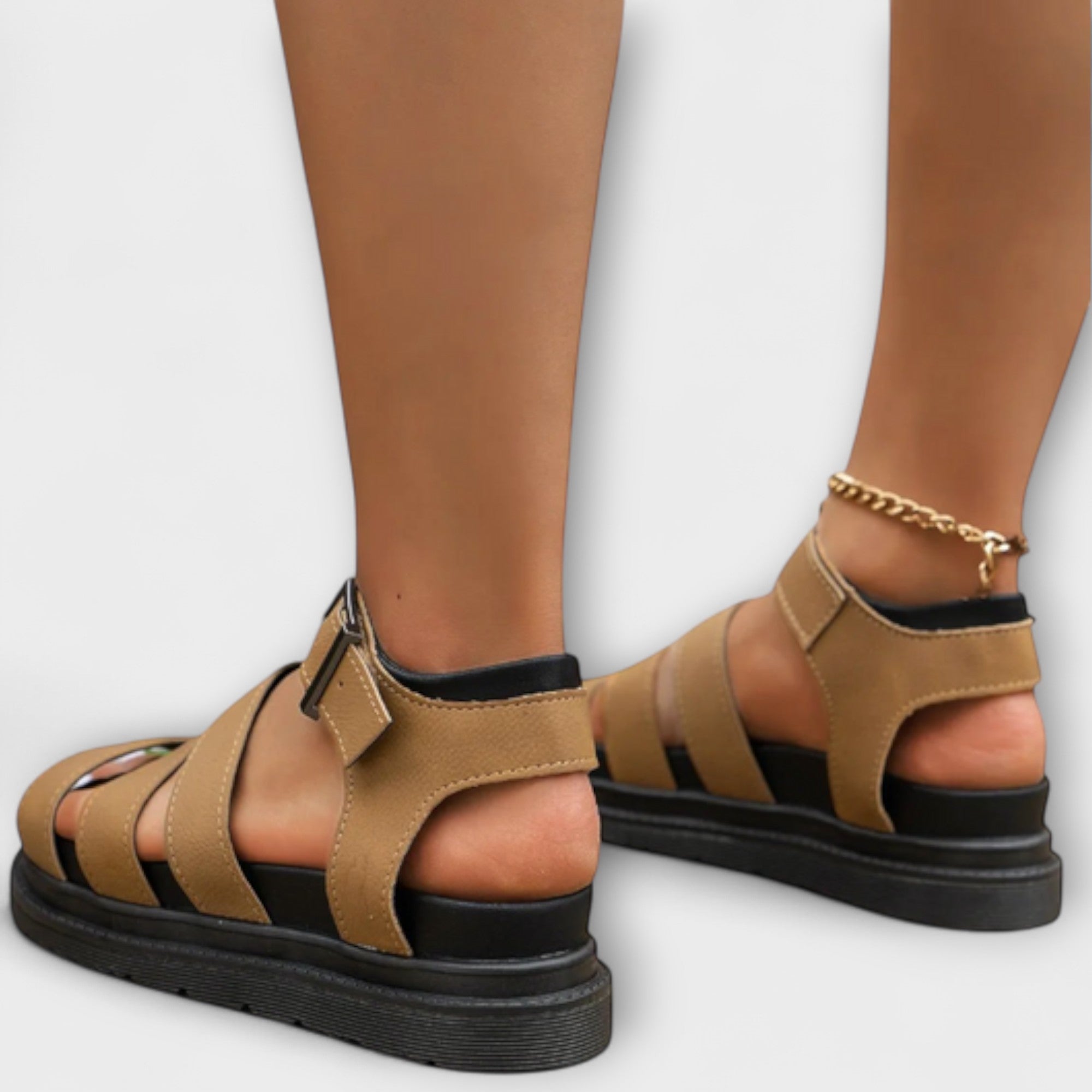 Aurora – Sandalen mit mehreren Riemen und Schnalle